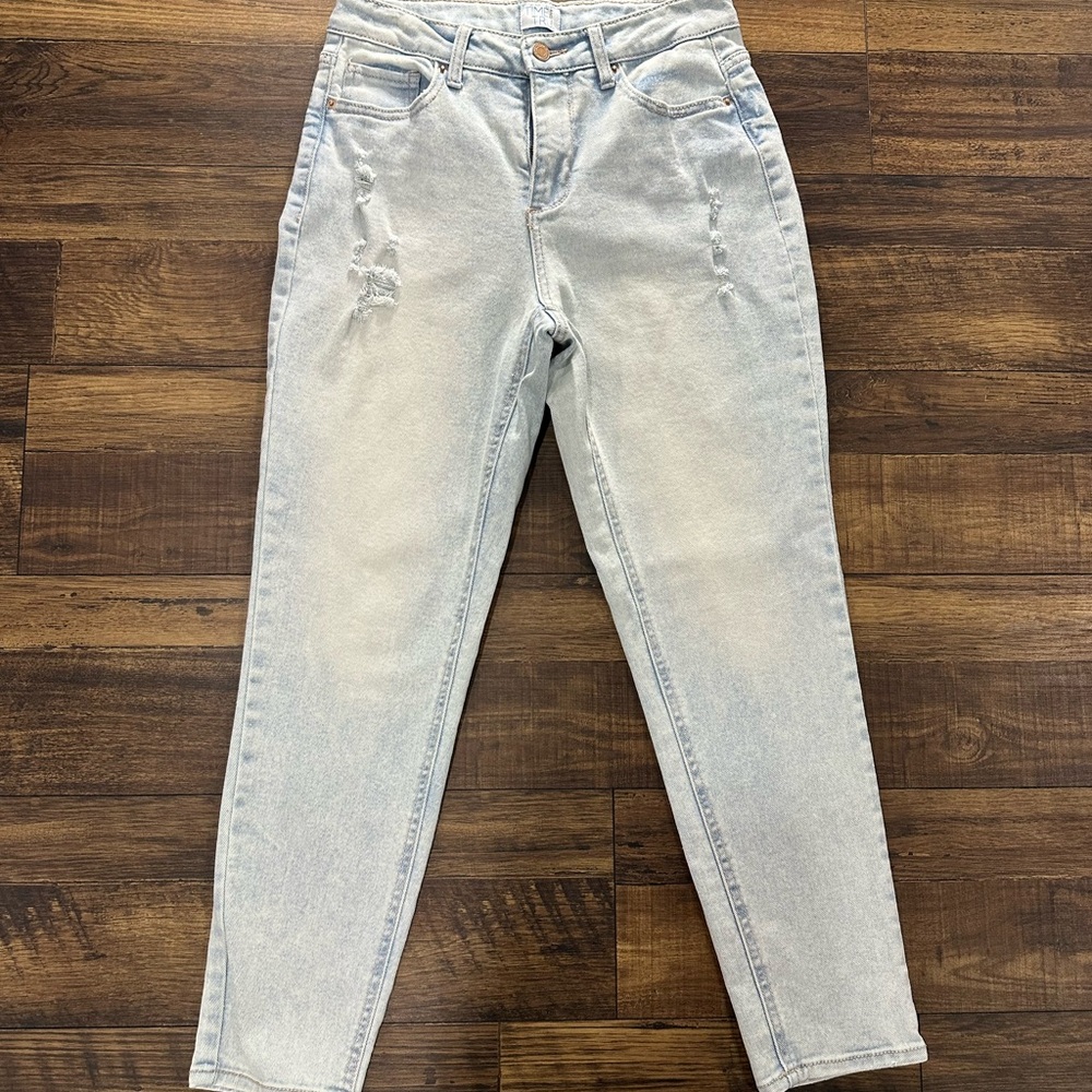 Time and Tru Women's High Rise Light Wash Jeans